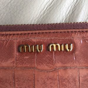 Miumiu pink wallet